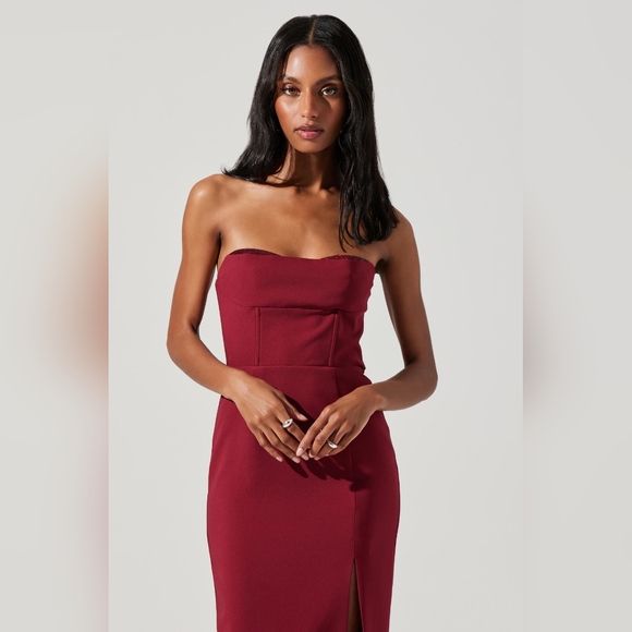 9. NWOT ASTR THE LABEL MELANI EMBELLISHED STRAPLESS MIDI DRESS IN WINE - Picture 6 of 11